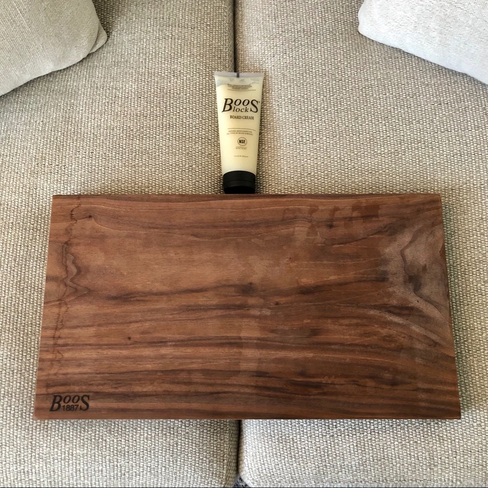 John Boos 21"x12" Rustic Edge Walnut Cutting Board - Picture 2 of 14